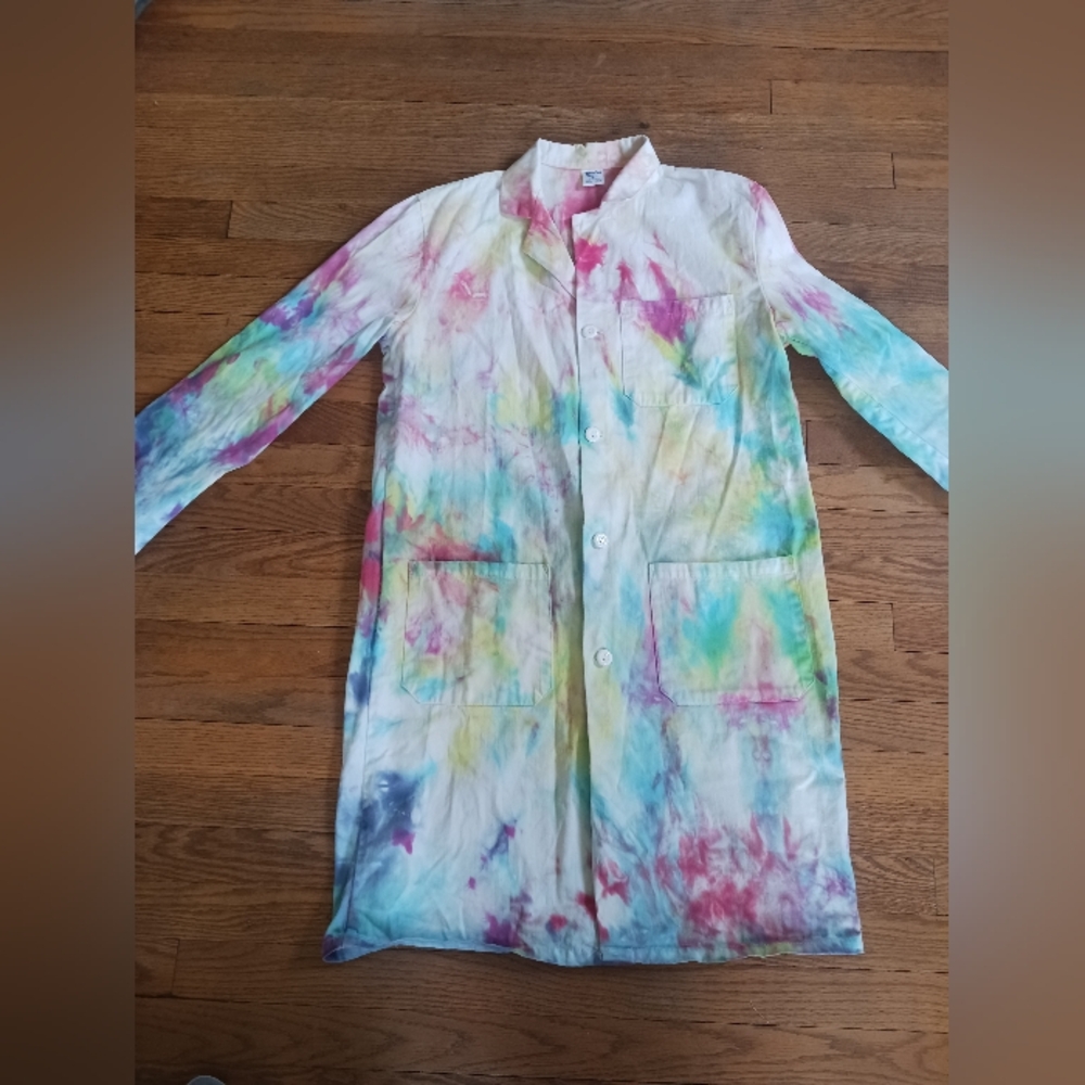 Tye dye lab coat. Work, costume, funky style, hippie. Sz 40. 100% cotton
